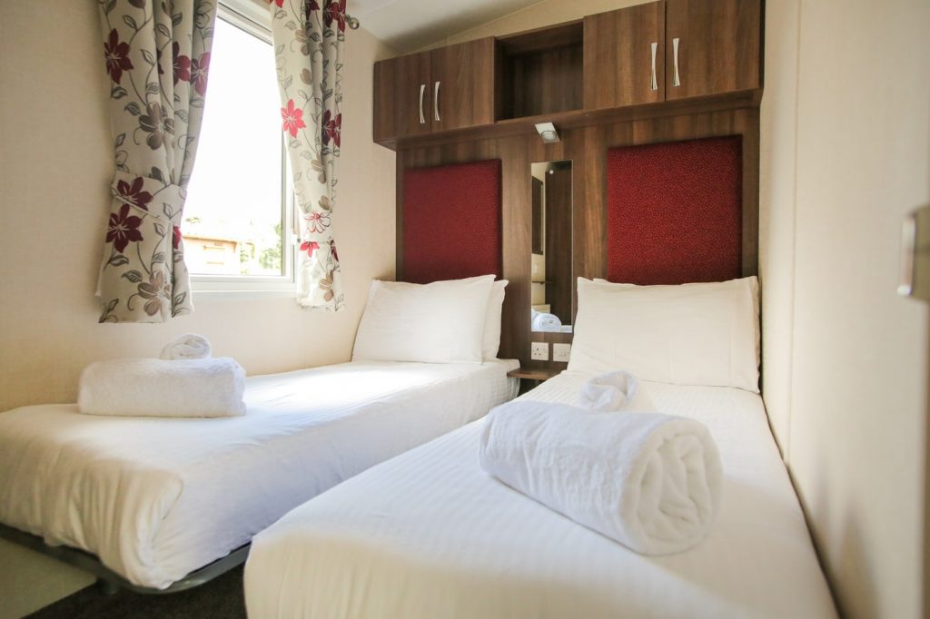 Ness Lodge guest bedroom, two single beds